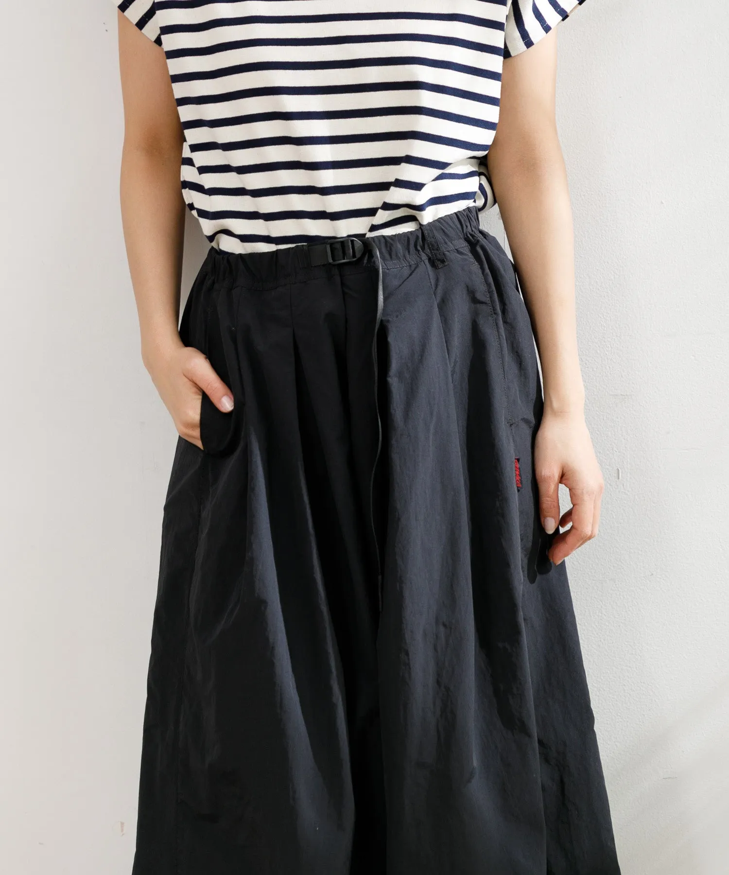 【WOMEN】GRAMICCI NYLON FLARE PANT